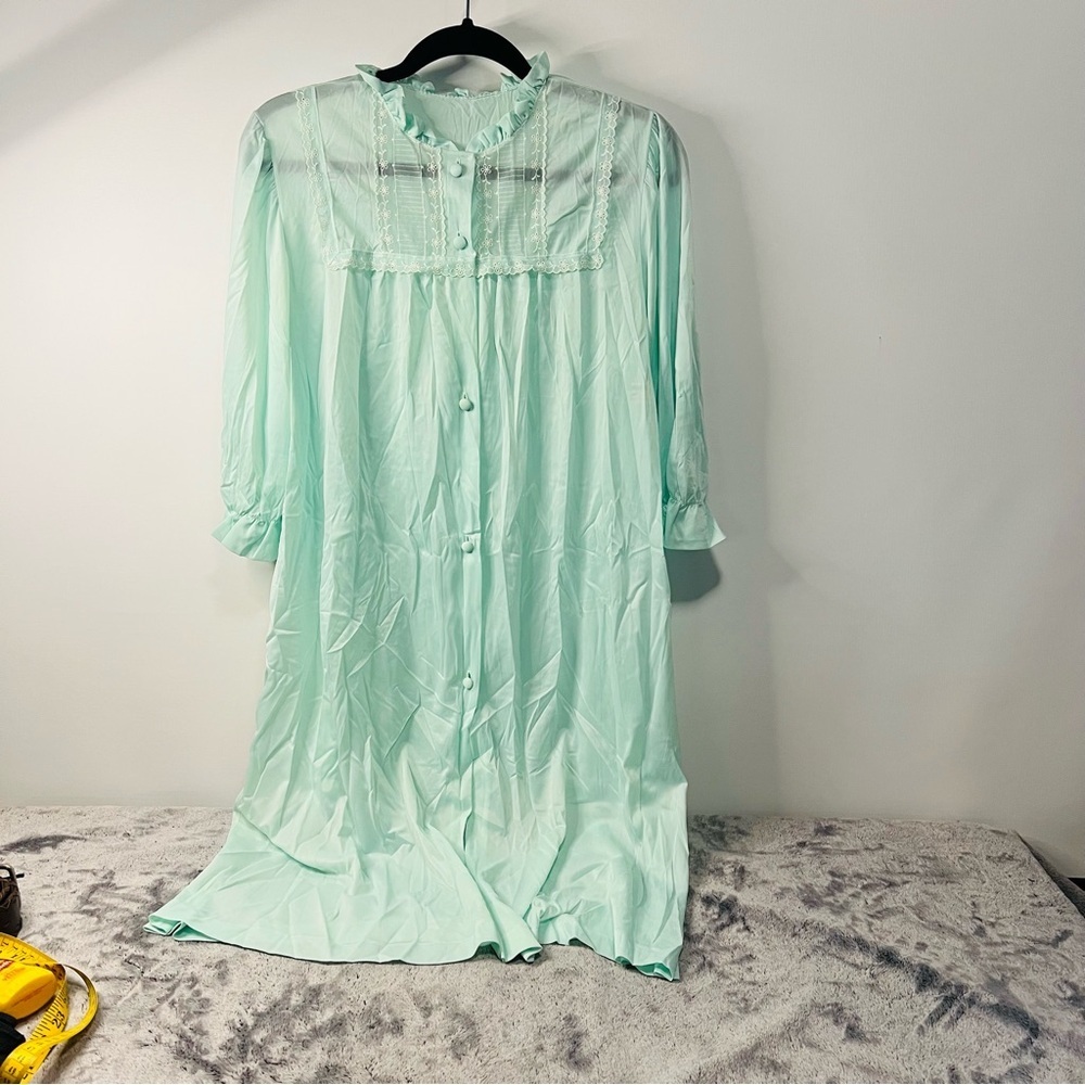Vintage Lorraine Mint Green Button Front Nightgown Robe with Lace Trim Size M